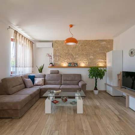 Pietra Villa *