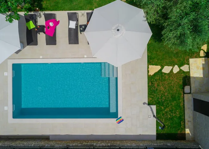 Pietra Villa