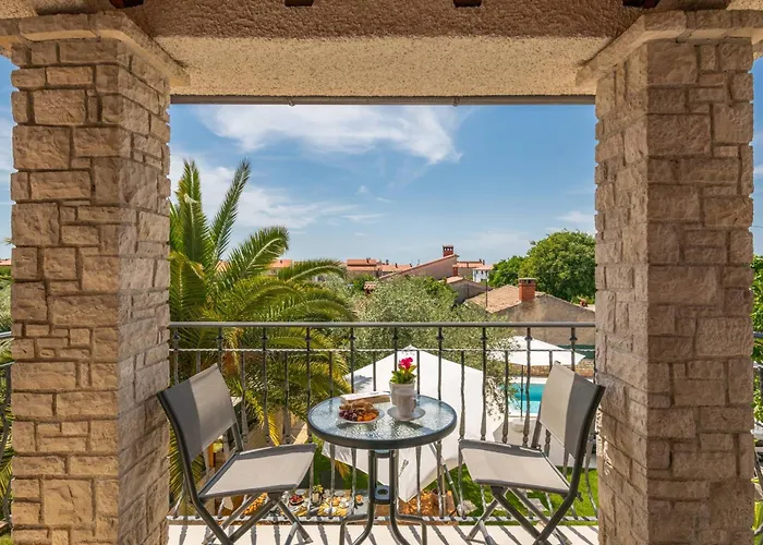 Villa Pietra *