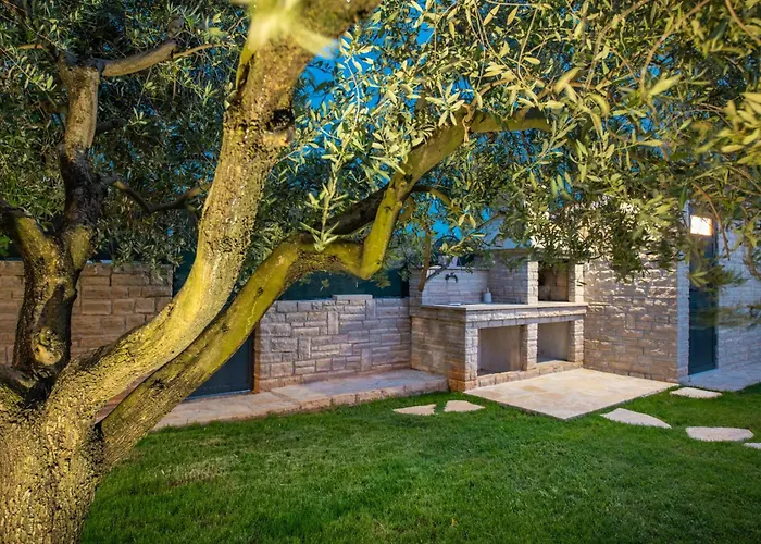 Villa Pietra *