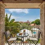 Villa Pietra *