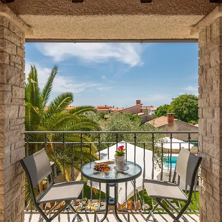 Villa Pietra *