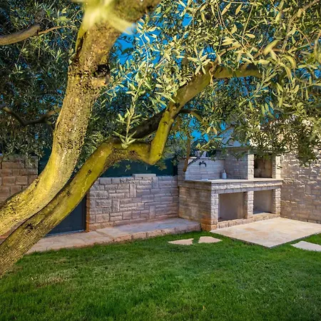 Villa Pietra *